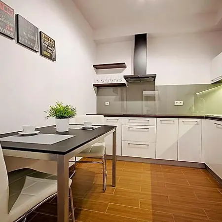 Angel Center 3*